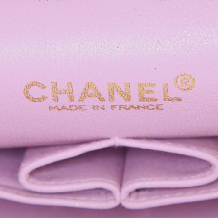 Chanel  Timeless Classic shoulder bag  in varnished pink quilted leather - Detail D4