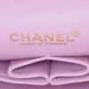 Chanel  Timeless Classic shoulder bag  in varnished pink quilted leather - Detail D4 thumbnail
