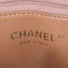 Bolso de mano Chanel Medaillon - Bag en cuero granulado acolchado beige - Detail D3 thumbnail