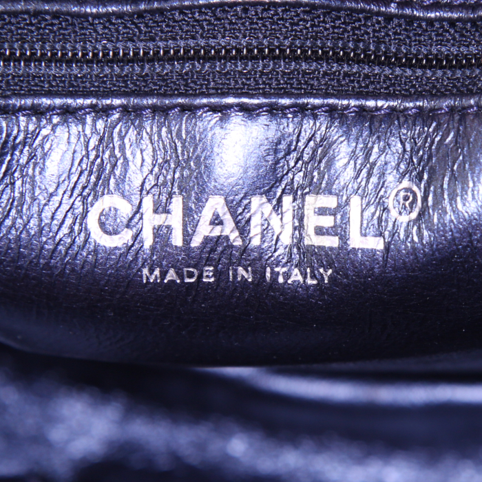 Chanel Camera handbag in metallic blue quilted leather - Detail D4