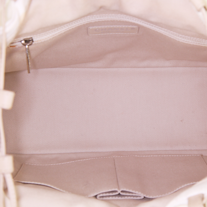 Shopping bag Chanel in rafia beige e pelle beige - Detail D3
