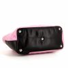 Bolso Cabás Chanel Cambon en cuero acolchado rosa y negro - Detail D4 thumbnail