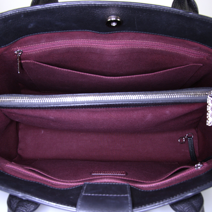 Bolso de shopping Chanel Neo Executive modelo grande en cuero granulado negro - Detail D3