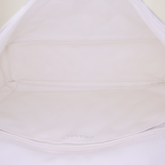 Borsa Chanel Timeless Maxi Jumbo in pelle martellata e trapuntata bianca - Detail D3