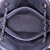 Bolso de mano Chanel Mademoiselle en cuero acolchado negro - Detail D3 thumbnail