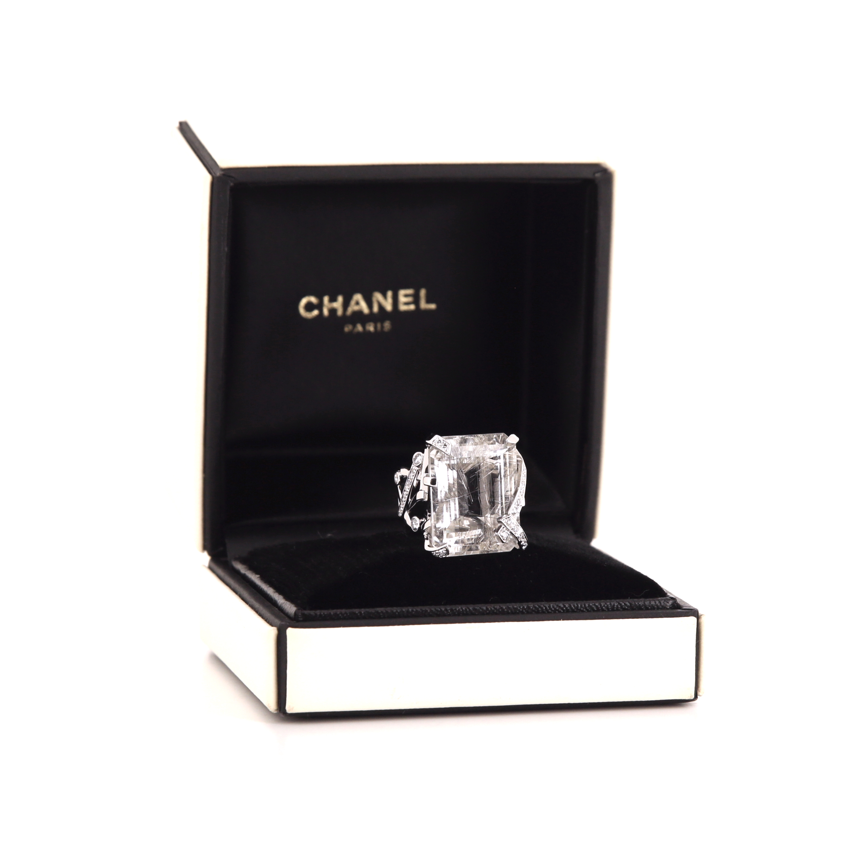 Anello Chanel Cristaux Glacés in oro bianco,  quarzo flèche d'amour e diamanti - Detail D2