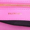 Sac à main Balenciaga Ville Top Handle en cuir rose - Detail D4 thumbnail