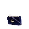 Sac bandoulière Gucci GG Marmont petit modèle en velours matelassé bleu - 00pp thumbnail