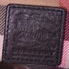 Bolso para llevar al hombro Burberry en cuero granulado negro - Detail D3 thumbnail