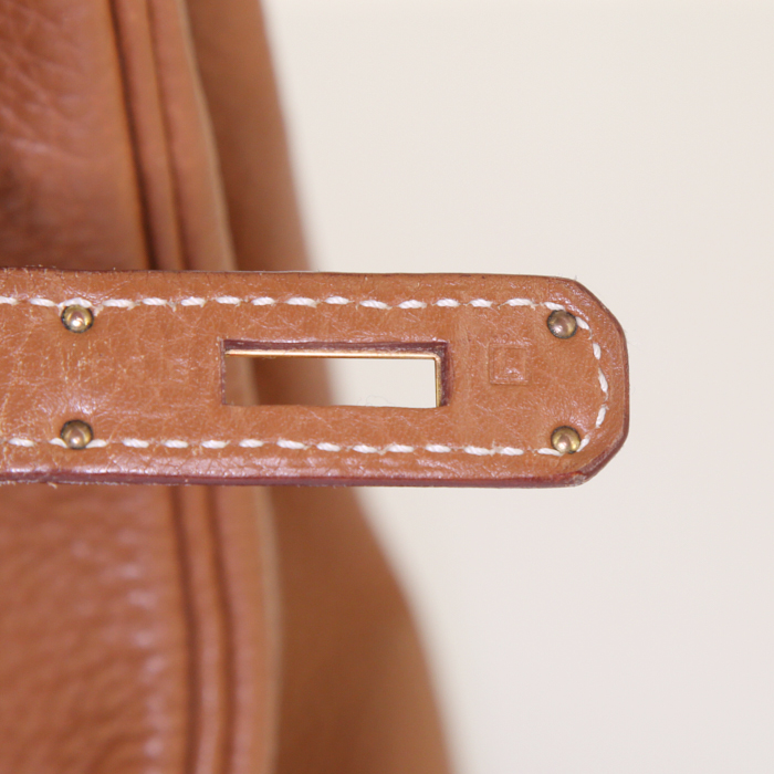 Hermes Birkin 35 cm handbag in gold togo leather - Detail D4