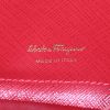 Billetera Salvatore Ferragamo en cuero rojo - Detail D3 thumbnail