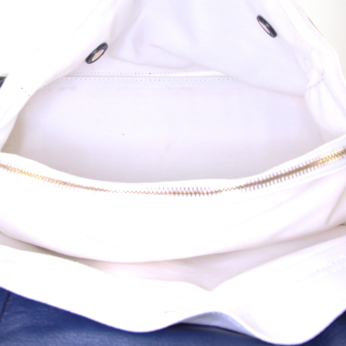 Bolso de mano Yves Saint Laurent Muse Two en cuero azul marino y lona blanca - Detail D2
