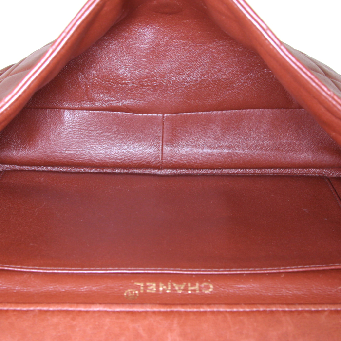 Sac à main Chanel Timeless en cuir matelassé marron - Detail D2