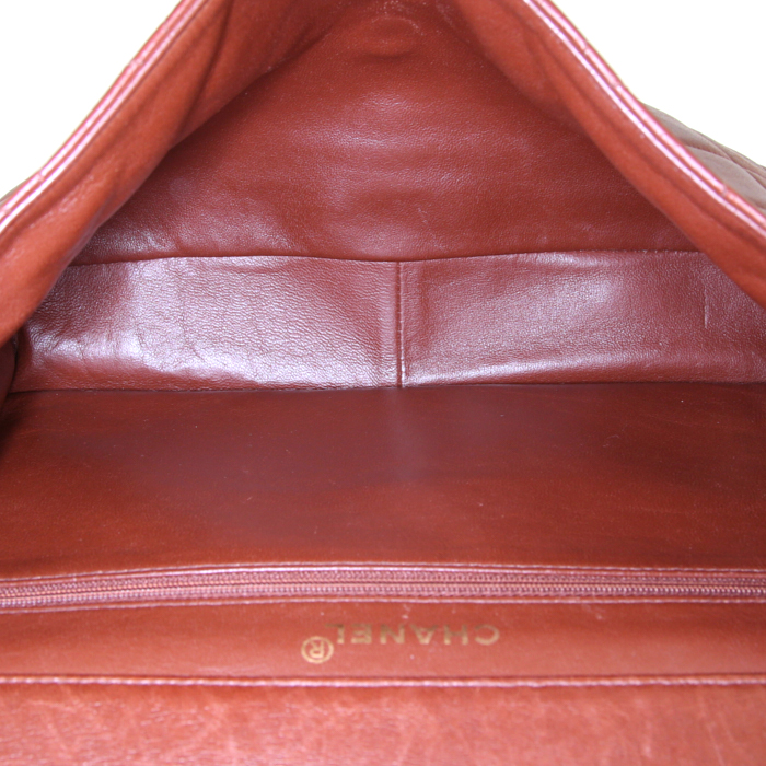 Sac à main Chanel Timeless en cuir matelassé marron - Detail D3