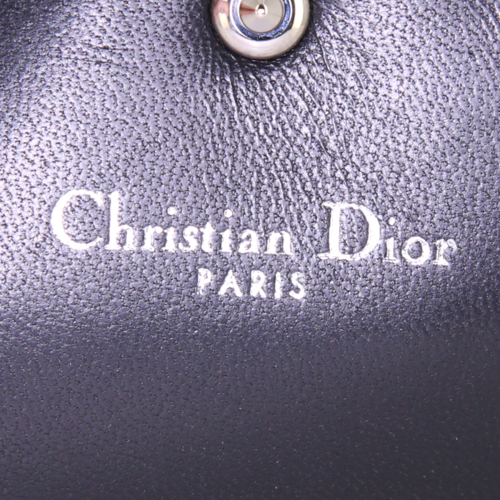 Bolso bandolera Dior Diorama Wallet on Chain en cuero granulado negro - Detail D3