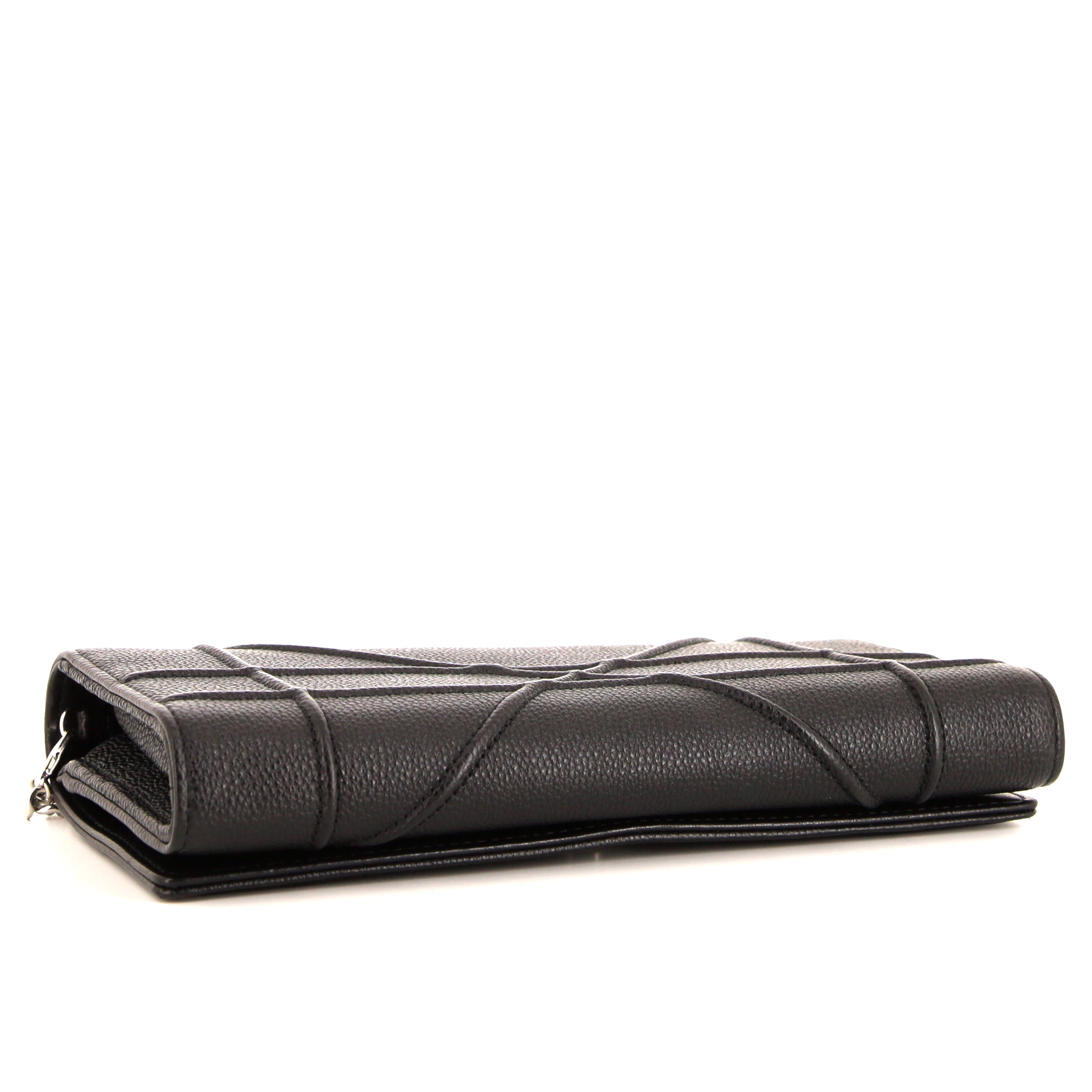 Dior Diorama Wallet on Chain shoulder bag in black grained leather - Detail D4