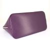 Sac à main Louis Vuitton Alma petit modèle en cuir épi violet - Detail D4 thumbnail
