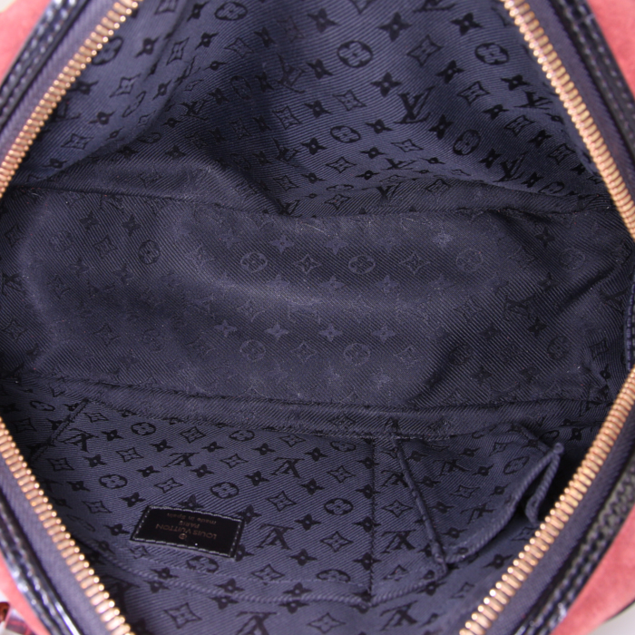 Borsa Louis Vuitton Edition Limitée Trunks & bags in camoscio marrone e pelle nera - Detail D2
