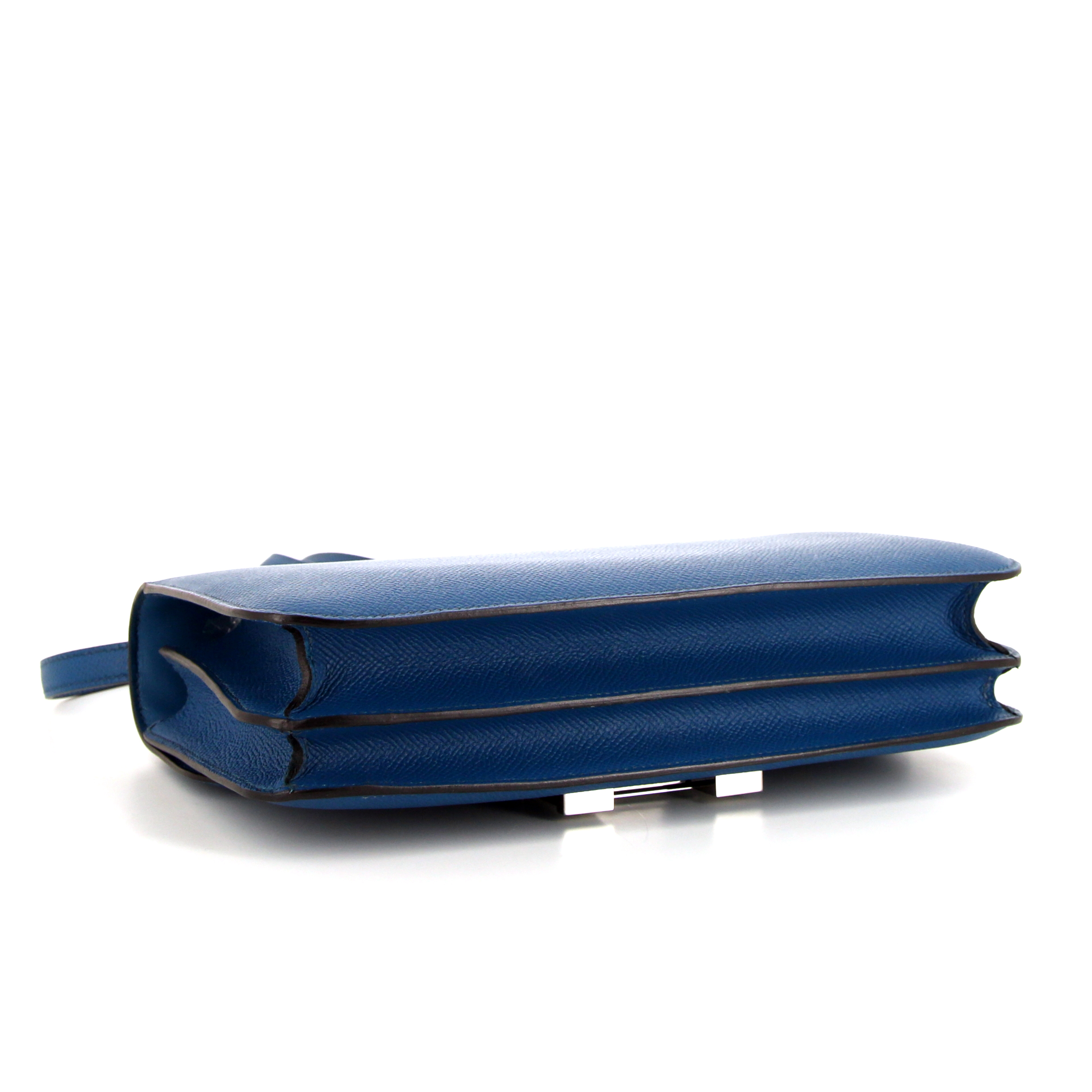 Sac à main Hermès Constance Elan en cuir epsom bleu - Detail D5