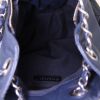 Mochila Chanel en cuero azul marino - Detail D2 thumbnail