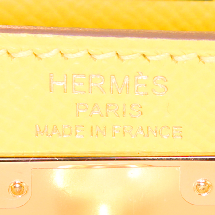 Sac à main Hermes Kelly 28 cm en cuir epsom jaune Lime - Detail D4
