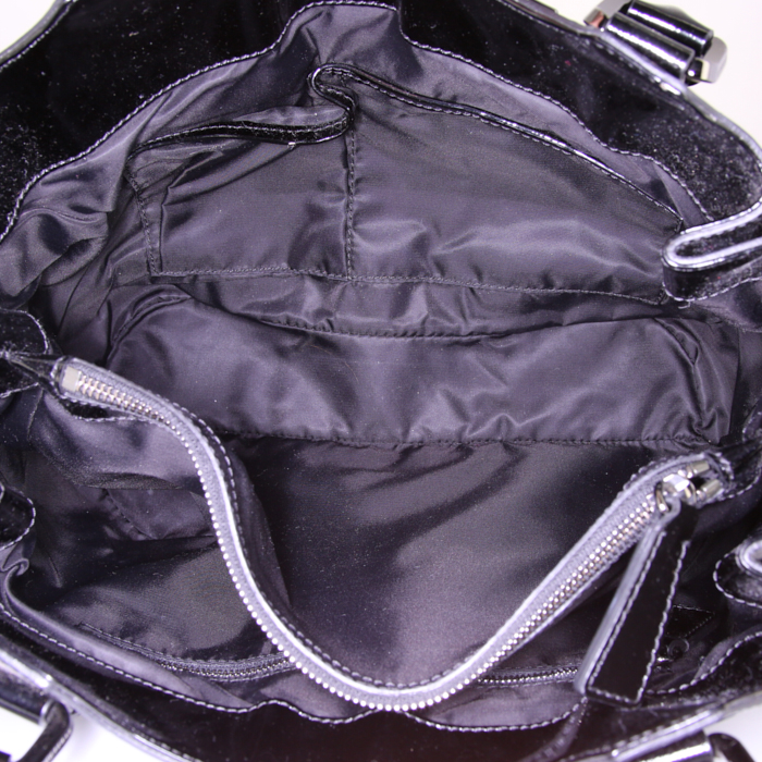 Bolso Cabás Burberry en lona Haymarket gris y charol negro - Detail D2