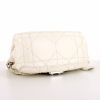 Bolso de mano Dior en cuero blanquecino - Detail D4 thumbnail