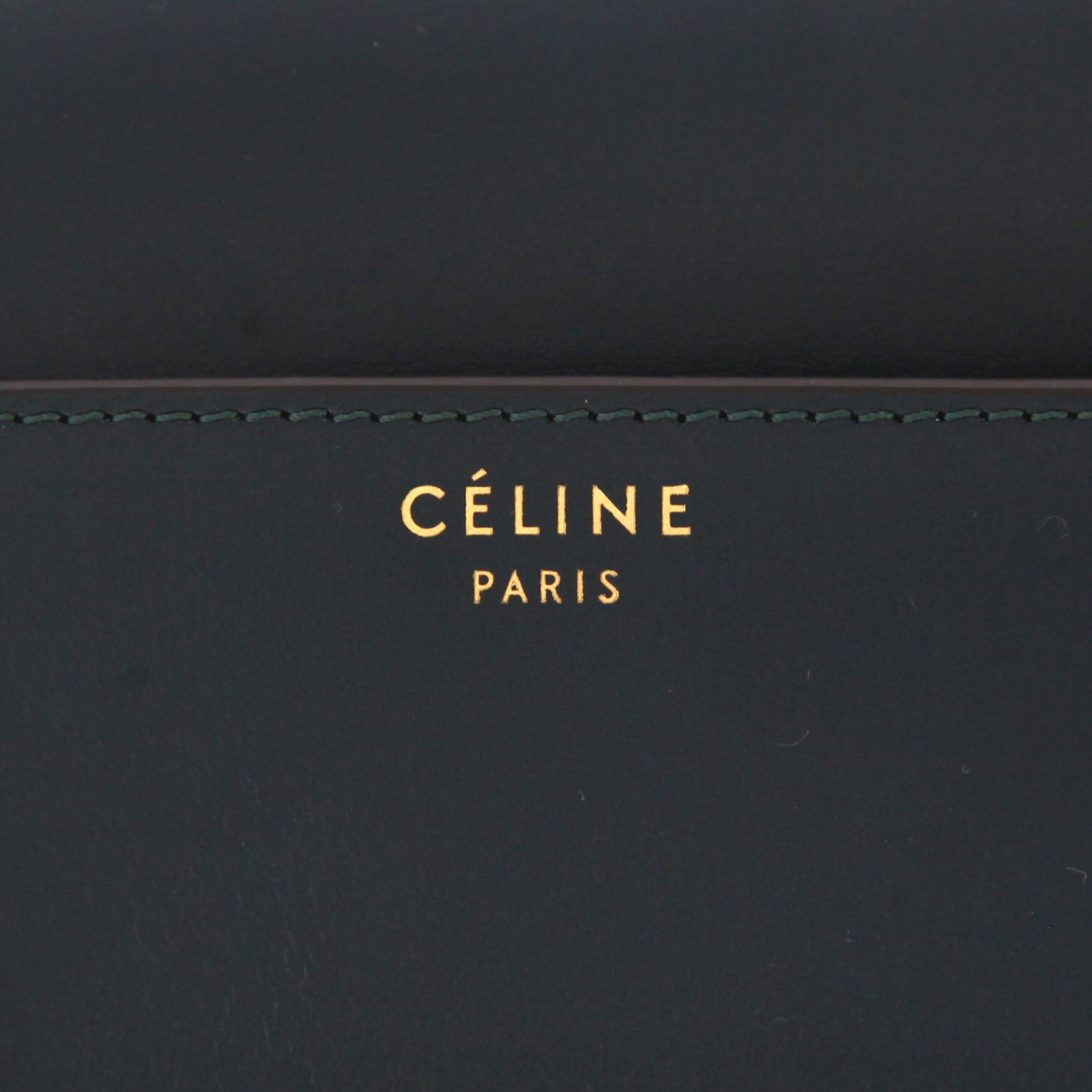 Bolso bandolera Céline Classic Box modelo mediano en cuero box verde pino - Detail D2