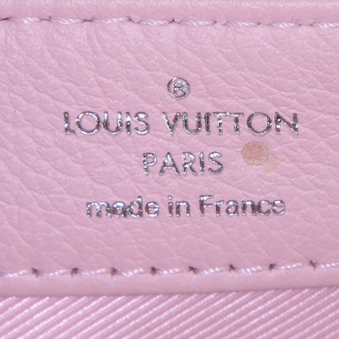 Sac à main Louis Vuitton Lockme en cuir rose - Detail D4