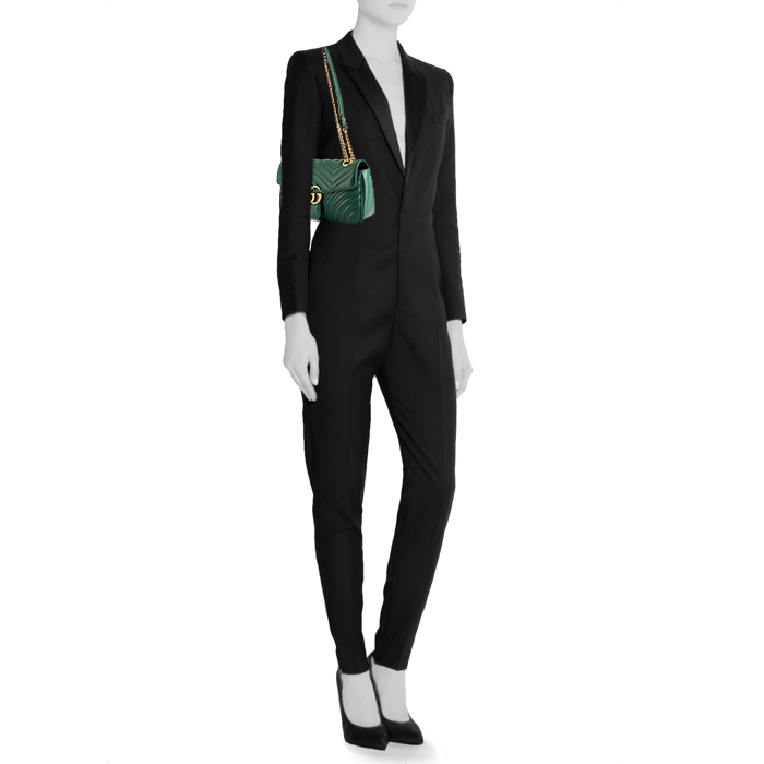 Gucci GG Marmont shoulder bag in green quilted leather - Detail D1