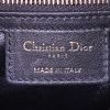 Bolso para llevar al hombro Dior Diorling en cuero granulado negro - Detail D3 thumbnail