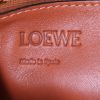 Sac bandoulière ROSE Loewe Bracelona petit modèle en cuir marron - Detail D3 thumbnail