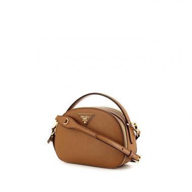 Bolso bandolera Prada Odette en cuero saffiano marrón
