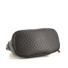 Gucci shoulder bag in black monogram leather - Detail D5 thumbnail