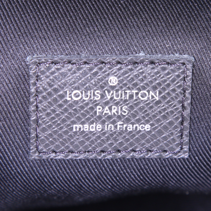 Sac à dos Louis Vuitton Anton en cuir noir - Detail D3