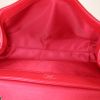 Louis Vuitton Lockme shoulder bag in red grained leather - Detail D3 thumbnail