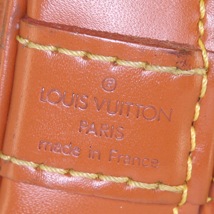 Bolso de mano Louis Vuitton Alma modelo pequeño en cuero Epi color oro - Detail D3