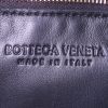 Bottega Veneta Cassette shoulder bag in black leather - Detail D3 thumbnail