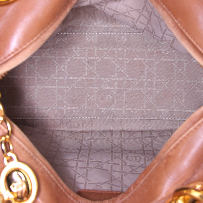 Sac à main Dior Lady Dior moyen modèle en cuir cannage marron - Detail D2