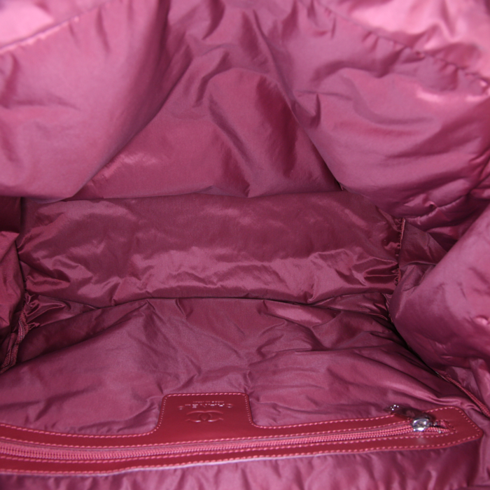 Valise Chanel Coco Cocoon en toile matelassée noire et cuir noir - Detail D2