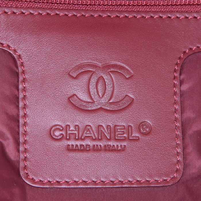 Valise Chanel Coco Cocoon en toile matelassée noire et cuir noir - Detail D3