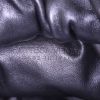 Bottega Veneta The Shoulder Pouch handbag in black leather - Detail D3 thumbnail