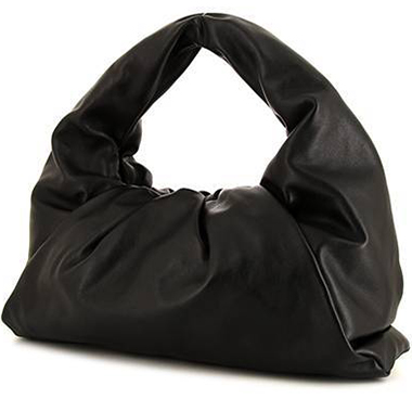 Bottega Veneta black the pouch 20 leather shoulder bag