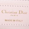 Bolso bandolera Dior 30 Montaigne en cuero blanquecino - Detail D4 thumbnail