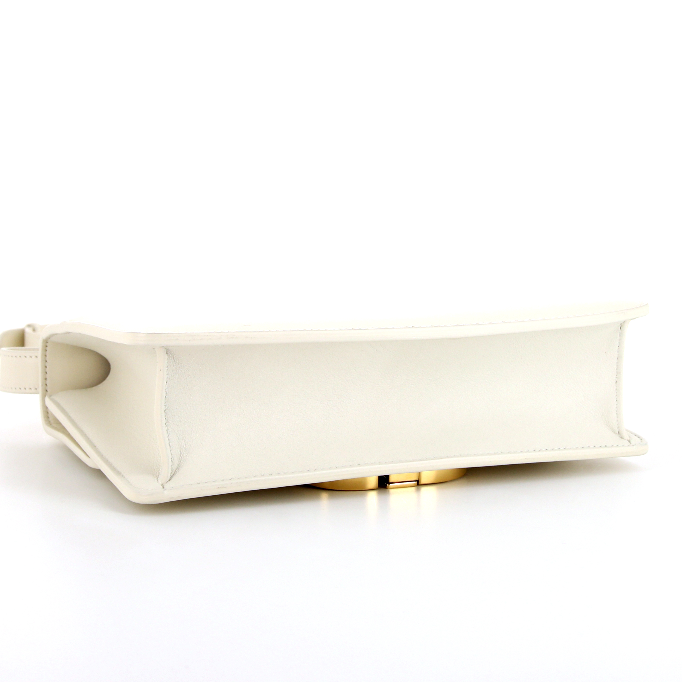 Dior 30 Montaigne shoulder bag in off-white leather - Detail D5