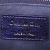 Sac bandoulière Dior Mini Lady Dior en cuir cannage bleu métallisé - Detail D4 thumbnail