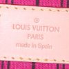 Bolsito de mano Louis Vuitton Pochette City en lona Monogram marrón - Detail D3 thumbnail