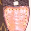 Bolsito de mano Louis Vuitton Pochette accessoires en lona Monogram marrón - Detail D3 thumbnail