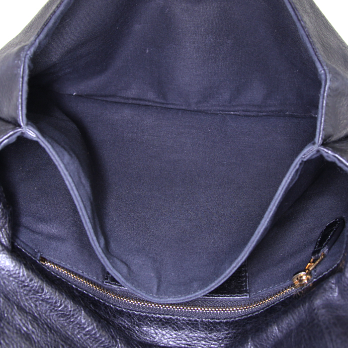 Pochette Balenciaga Fold en cuir noir - Detail D2