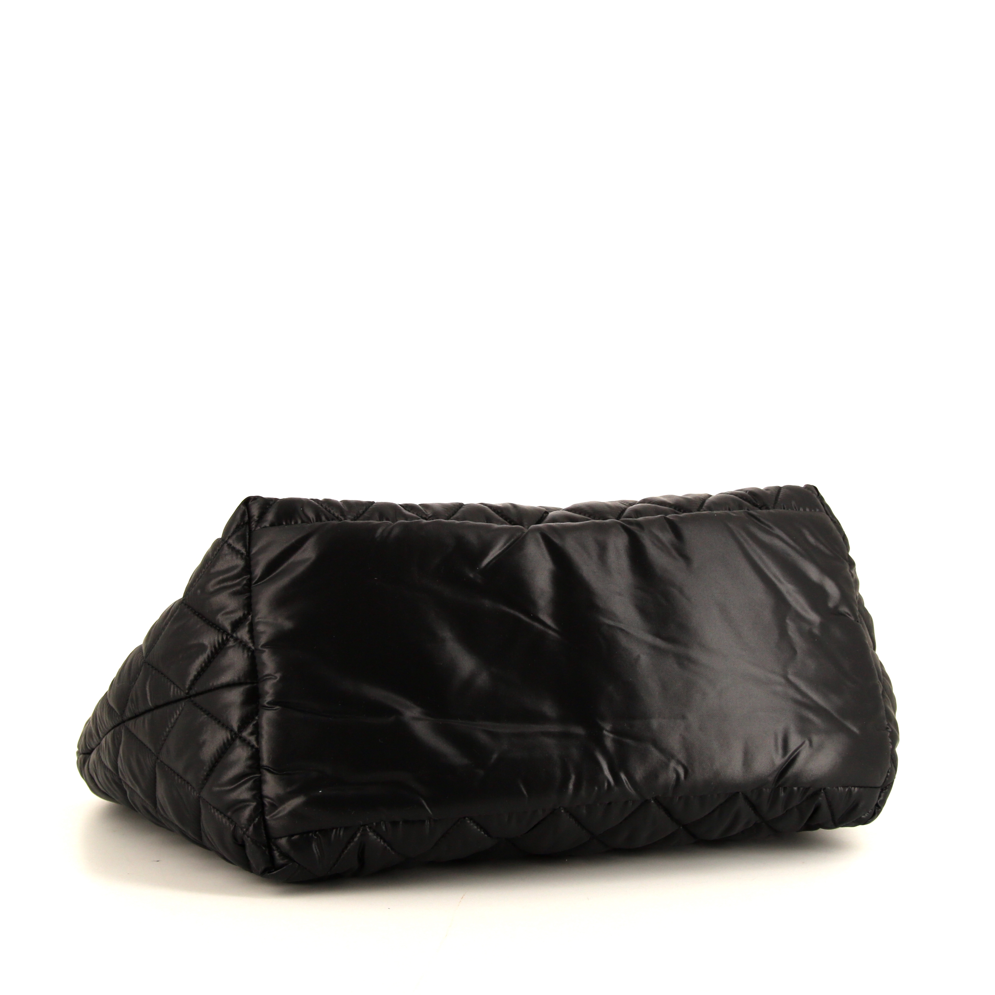 Sac à main Chanel Coco Cocoon en toile matelassée noire et cuir noir - Detail D4